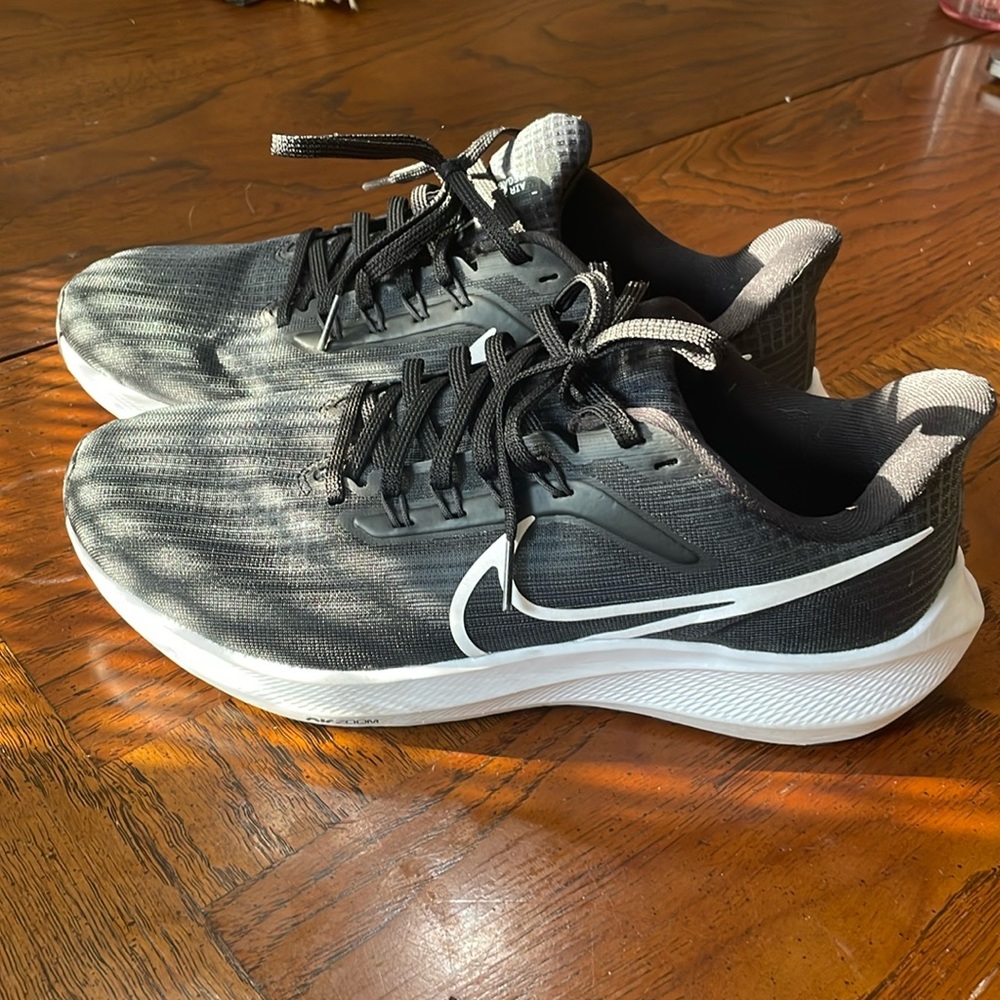 ⚡️PRICED TO SELL⚡️Nike Air Zoom Pegasus Sneaker NEVER WORN